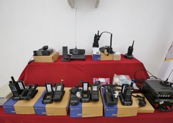 Presentados los 275 equipos de telecomunicaciones digitales adquiridos por el Ayuntamiento de Torrevieja