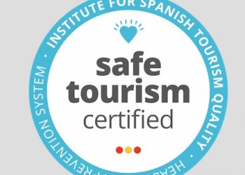 La oficina de turismo de Torrevieja obtiene el sello Safe Tourism Certified