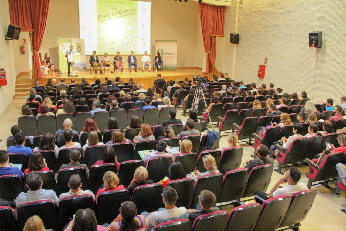 vega-baja-convenga-foro-empleo-aforo-completo-auditorio-junio-2019