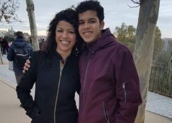 vega-baja-desaparecido-henry-junto-a-su-madre-gina-orihuela-costa-julio-2019