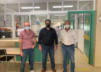 Dolores y la UA firman un acuerdo para implantar la Plataforma Digital “Paideia” en el CP. Virgen de los Dolores