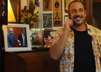 «Disfruto igual estando delante que detrás de las cámaras»