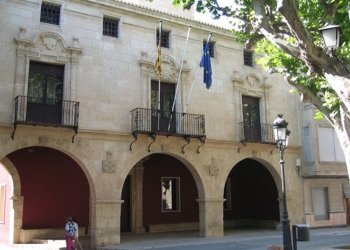 Aspe activa un servicio de atención telefónica a mayores y dependientes o personas confinadas