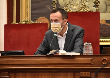 El Pleno acuerda reclamar la sección undécima de la Audiencia Provincial de Alicante para mejorar los servicios jurídicos en Elche