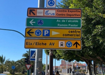 El Ayuntamiento instala la señalización informativa para facilitar el acceso a la estación del AVE