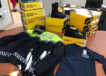 Elda renovará el vestuario oficial y los complementos de la Policía Local y de Protección Civil