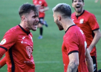 La Nucía gana 1-2 en Orihuela y escala a la quinta plaza