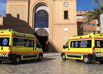 La ambulancia municipal de Pilar de la Horadada colabora en la campaña de vacunación