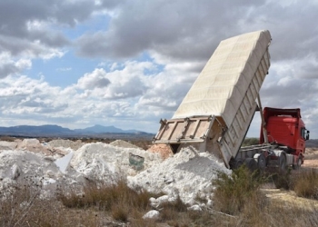 Se inicia el ansiado sellado del vertedero municipal de Pinoso