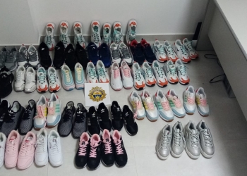 La Policía Local de Redován se incauta de calzado y prendas de vestir falsificadas