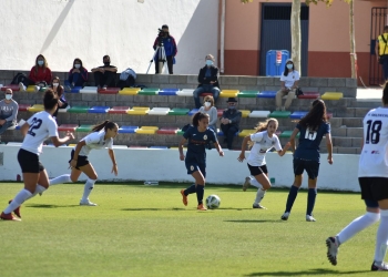 Primer partido del año con público en el campo de fútbol Las Fuentes de Aspe