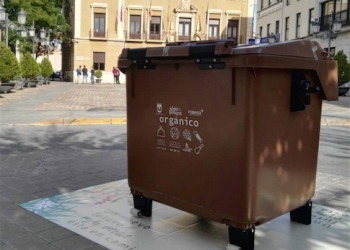 El Ayuntamiento de Elda implanta el contenedor marrón en el barrio de Numancia