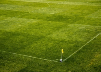 prensalink-campo-futbol-the-ball-488709_1280-220321