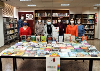 Las bibliotecas de Santa Pola aumentan su colección gracias al Premio María Moliner