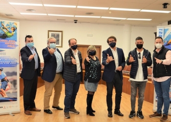 150 regatistas surcarán las aguas de la bahía de Santa Pola en el Campeonato Nacional de Windsurf y IQFOIL