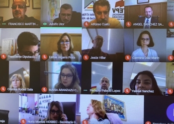 Amparo Navarro asiste a su primer pleno del Consejo Social como rectora