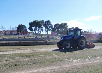 El Ayuntamiento de Aspe retoma las labores de limpieza de los solares municipales