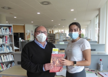 Regalo de libros en las Bibliotecas de La Nucía por el “Dia del Llibre”