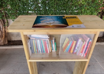 Rojales instala 20 armarios bibliotecas al aire libre para promocionar la lectura