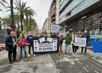 El Paseo Marítimo y la Explanada cierran el paso a los coches