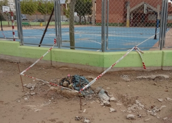 El Ayuntamiento de Aspe elimina la torre eléctrica junto al colegio la Serranica