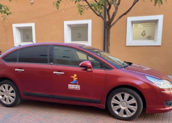 El Ayuntamiento de Crevillent rehabilita dos coches abandonados para el uso municipal