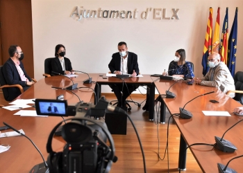 El Ayuntamiento de Elche encarga a Pimesa la gestión del mercado provisional