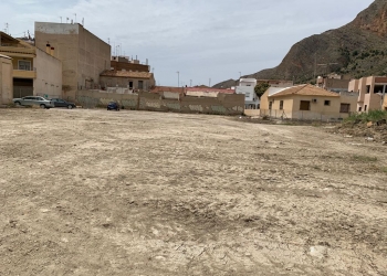 El Ayuntamiento de Redován recuerda a los dueños de solares que deben mantenerlos limpios