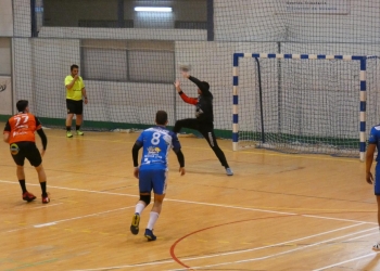 El Torrevieja Salud supera con dificultades al Mislata