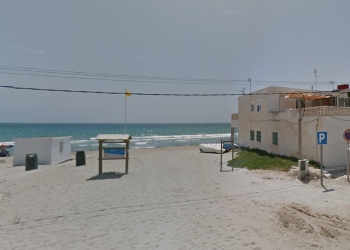 Un puñado de viviendas junto al mar