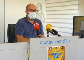 Comercio anima a la ciudadanía a disfrutar de las rebajas en las calles de Elche