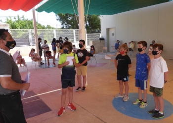 Los Delegados del Colegio Muixara piden al alcalde un rocódromo y merenderos