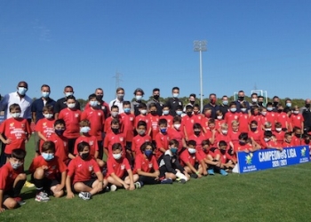 Los 6 equipos campeones de fútbol y fútbol sala recibieron su homenaje en el Estadi