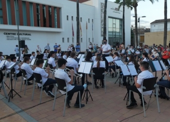 La plaça l’Almàssera acoge las audiciones de l’ Escola de la Unió Musical