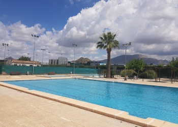 Apertura de las piscinas municipales de Monforte con medidas de prevención frente al COVID- 19