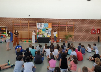 Alumnos del CEIP Miguel Hernández diseñan un folleto turístico de la ciudad de Orihuela