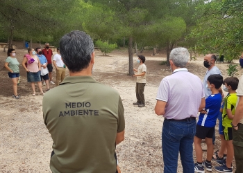Pilar de la Horadada inaugura un recorrido de sensaciones denominado “La Senda a tus pies”