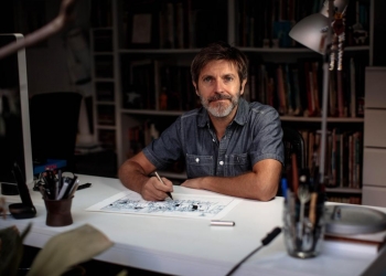 Batman elige Benidorm como destino de vacaciones