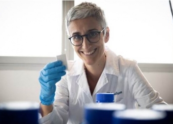 Neus Sabaté: «Hemos desarrollado baterías sostenibles de papel que se alimentan con el sudor o la orin»