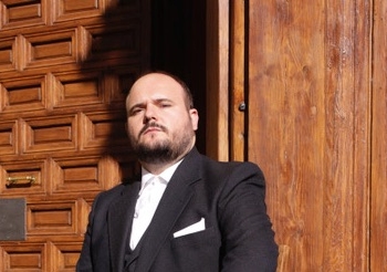 «Mi plástica artística tiene que ver con la experimentación y la radicalidad»