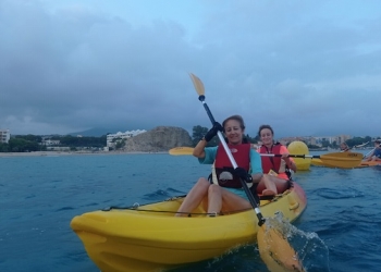 El “Kayak bajo luz de la luna” de Juventud permitió remar “de noche”