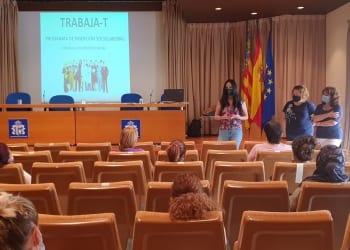 Bienestar Social entrega los diplomas acreditativos del curso del Programa de Inserción Laboral ‘TRABAJA-T’