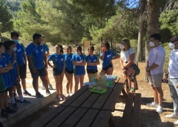 60 jóvenes participan en un programa que promueve un ocio responsable y respetuosos con los parajes naturales