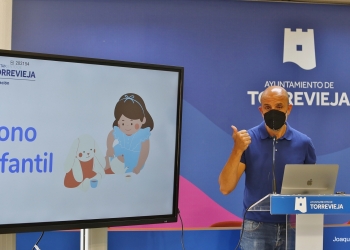 Torrevieja vuelve a lanzar el Bono Infantil cuatro años después