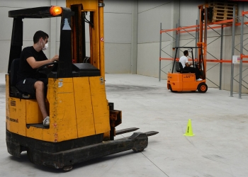 Tres decenas de personas se forman en el sector de la logística