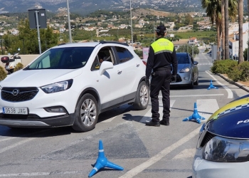 La Policía local aparca sus reivindicaciones y garantiza un pleno servicio durante el verano