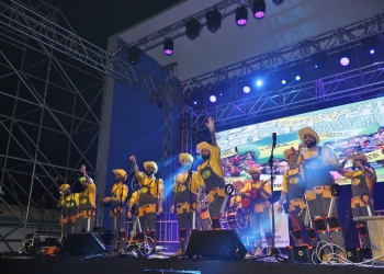 «Queremos trasladar el ambiente de las chirigotas de Cádiz a Torrevieja» V. Zapata