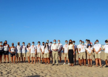 Finalizan su servicio las 58 personas contratadas como informadores de playas de Benidorm