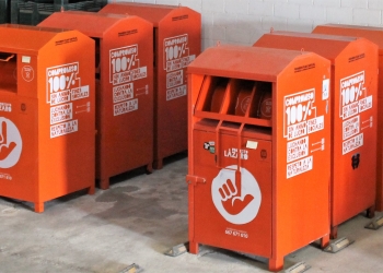 Proyecto Lázaro continuará recogiendo la ropa usada de Alicante