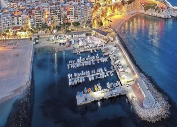 La Marina Baixa cierra un verano dulce que ha superado las previsiones turísticas